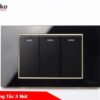 Công tắc 3 nút mặt kính cường lực đen viền vàng Tenko