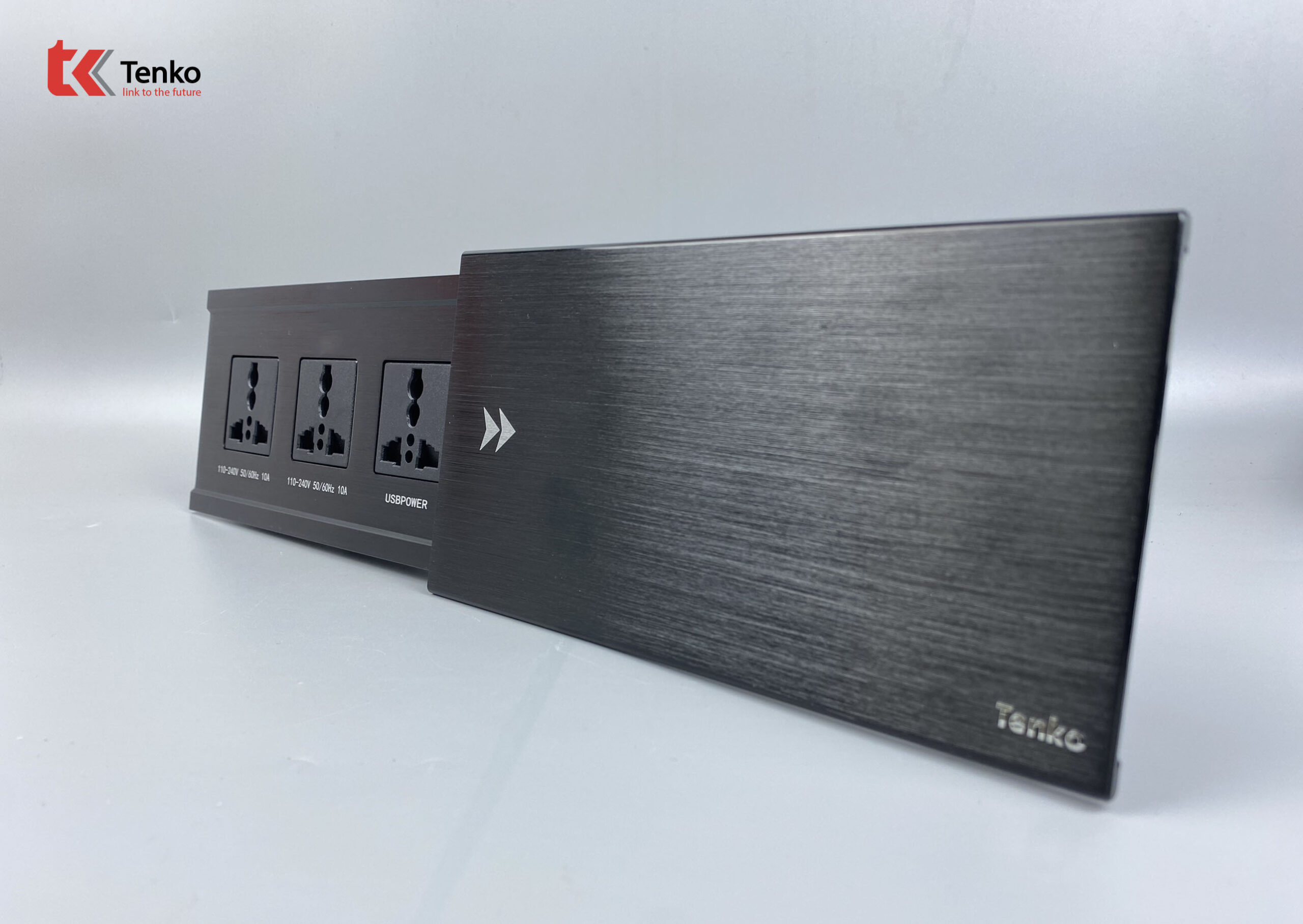 Hộp ổ điện âm bàn Tenko TK-BT03 nắp trượt màu đen cao cấp