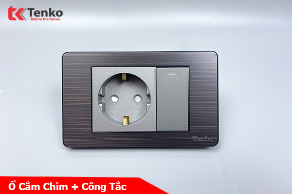 Ổ Cắm Chìm Chuẩn Đức Kèm Công Tắc Màu Đen Xám Âm Tường Mặt Hợp Kim Tenko TK-C7G-060