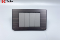 Công Tắc 4 Nút Màu Đen Xám Mặt Hợp Kim Tenko TK-C7G-04