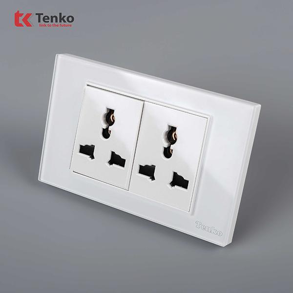 Ổ Cắm Đôi 3 Chấu Âm Tường Mặt Kính Cường Lực TENKO TK-C18-050 trắng