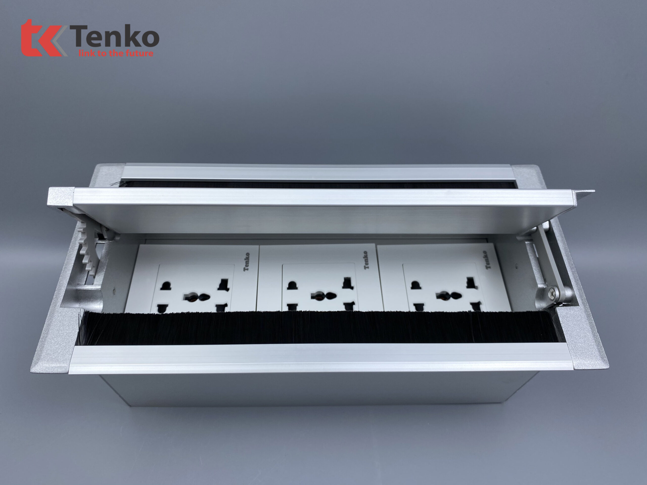 Hộp Điện Âm Bàn Mở 2 Chiều 3 Ổ Cắm Điện Đa Năng Tenko TK-HC3S-01