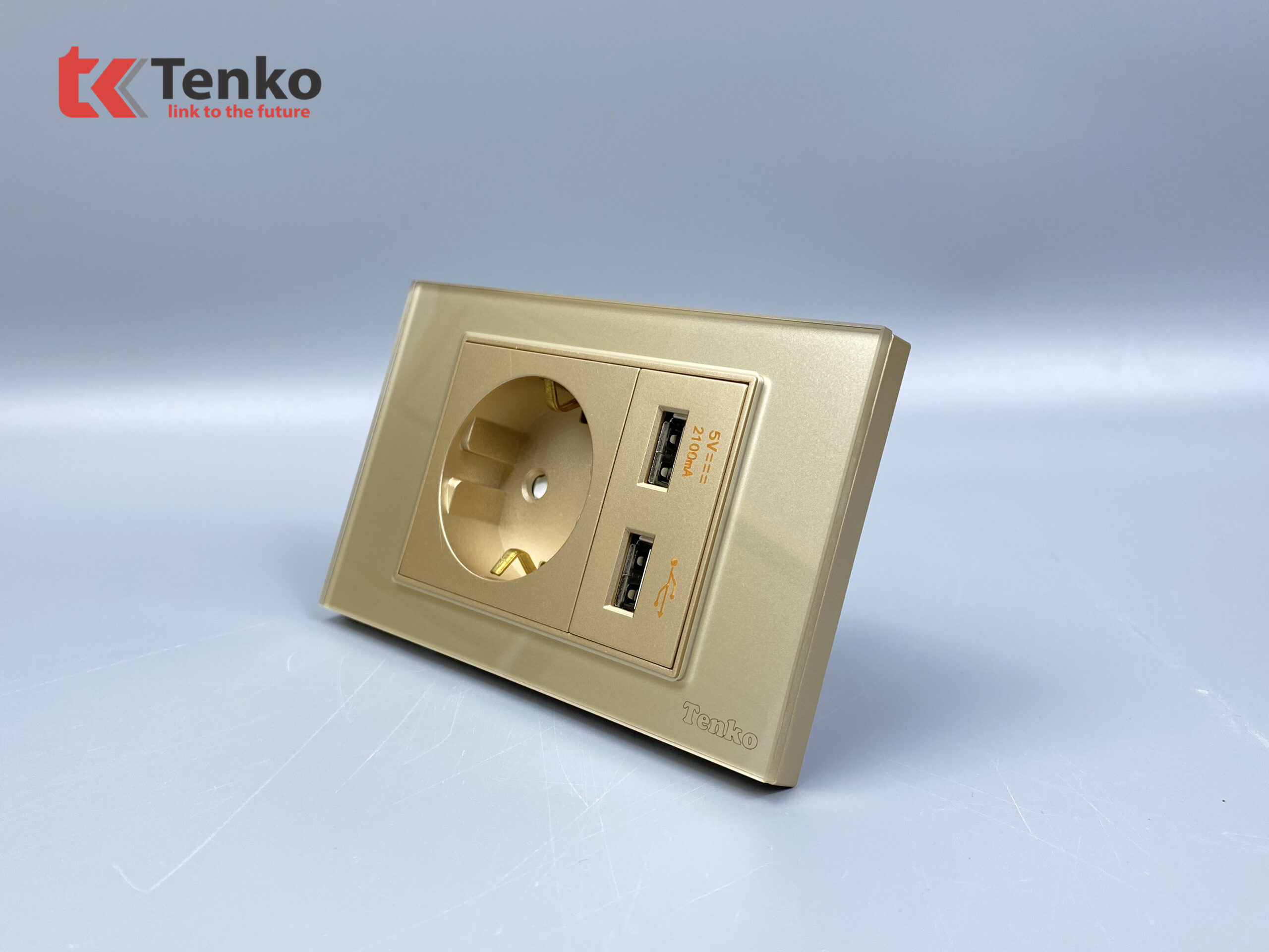 Ổ Cắm Chìm Chuẩn Đức Có USB Mặt Kính Cường Lực Tenko TK-C18-065 Vàng