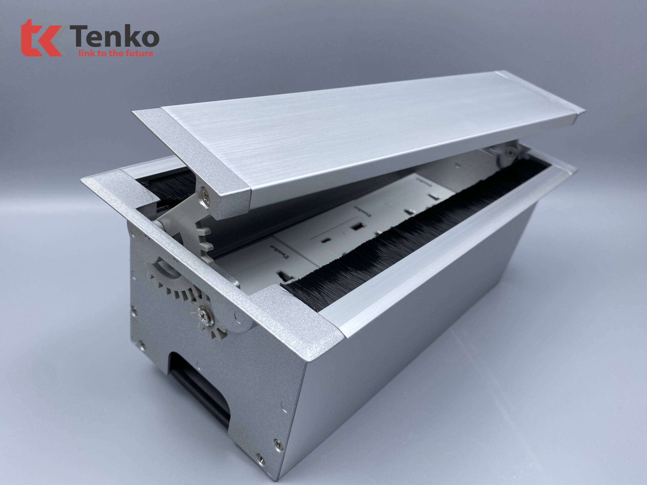 Hộp Điện Âm Bàn Mở 2 Chiều Ổ Cắm Điện Đa Năng Kèm Cổng USB Và Type C Tenko TK-HC3S-02