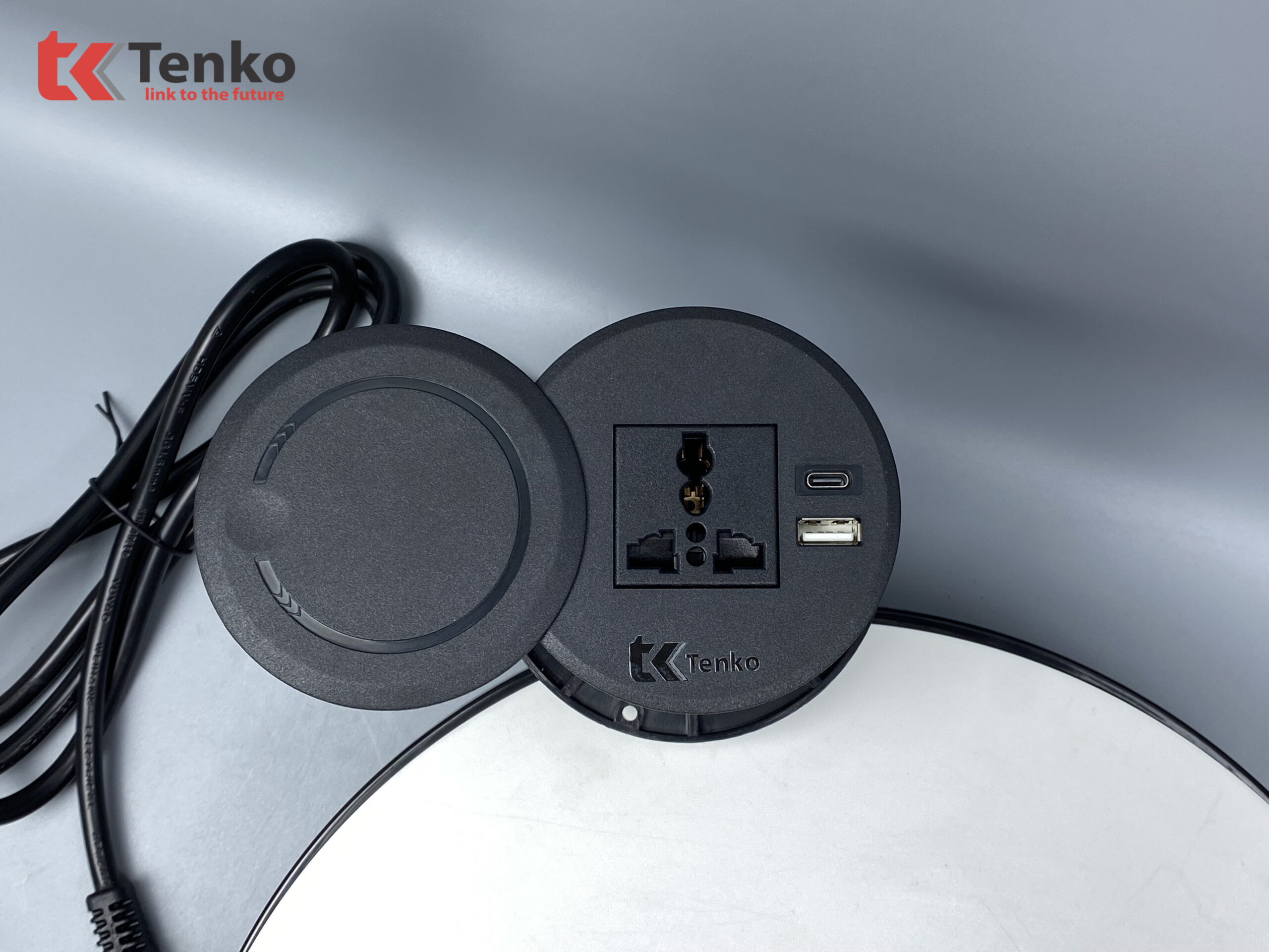 Ổ Điện Âm Bàn Hình Tròn Kèm Cổng Sạc USB Và Type C Chính Hãng Tenko TK-HX1