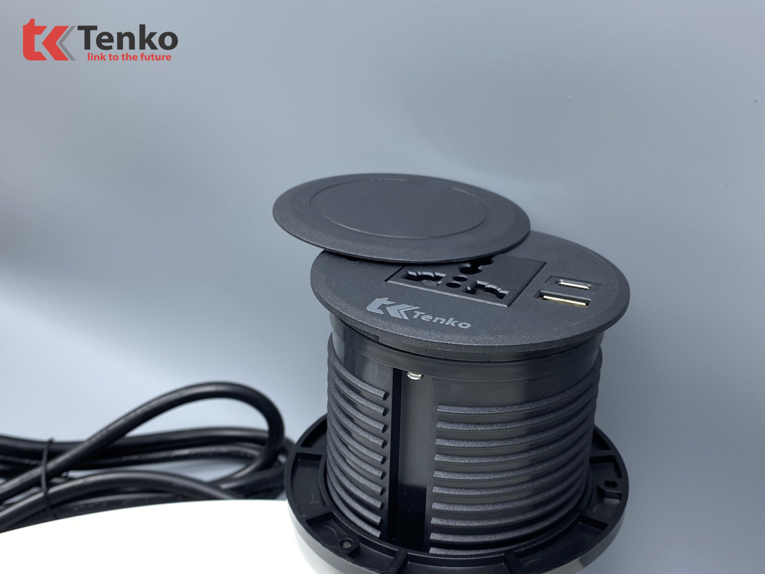Ổ Điện Âm Bàn Hình Tròn Kèm Cổng Sạc USB Và Type C Chính Hãng Tenko TK-HX1