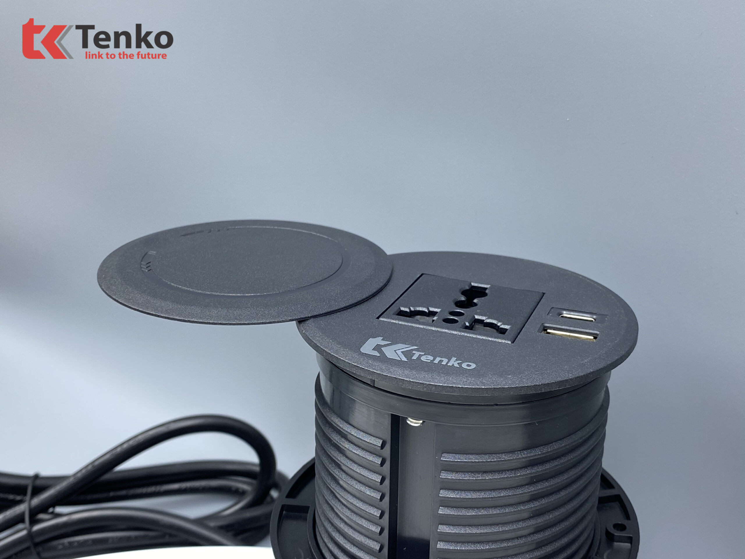 Ổ Điện Âm Bàn Hình Tròn Kèm Cổng Sạc USB Và Type C Chính Hãng Tenko TK-HX1