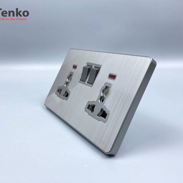 Ổ Cắm Chống Giật Có Công Tắc Nguồn Điện Tràn Viền Hợp Kim Cao Cấp Tenko TK-DA-132