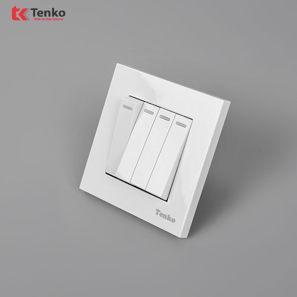 Công Tắc Âm Tường 4 Nút Mặt Nhựa Trắng Chính Hãng Tenko TK-TT-04