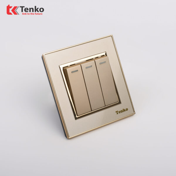 Công Tắc 3 Nút Âm Tường Mặt Nhựa Vàng Viền Vàng Tenko TK-F66-03