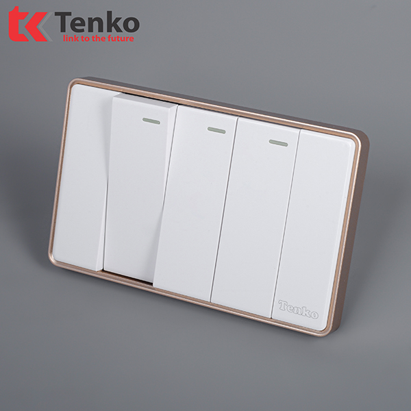 Công Tắc 3 Nút Tràn Viền Nhựa Cao Cấp Chính Hãng Tenko TK-C1-03 Trắng Viền Vàng
