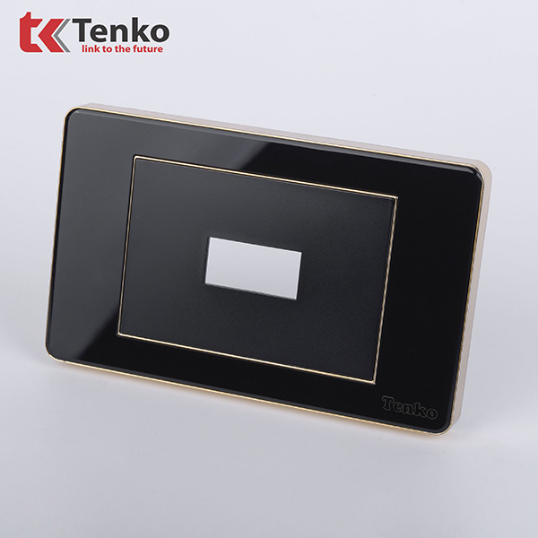 Mặt át Khối + Gông mặt nhựa đen viền vàng Tenko TK-C26-AK