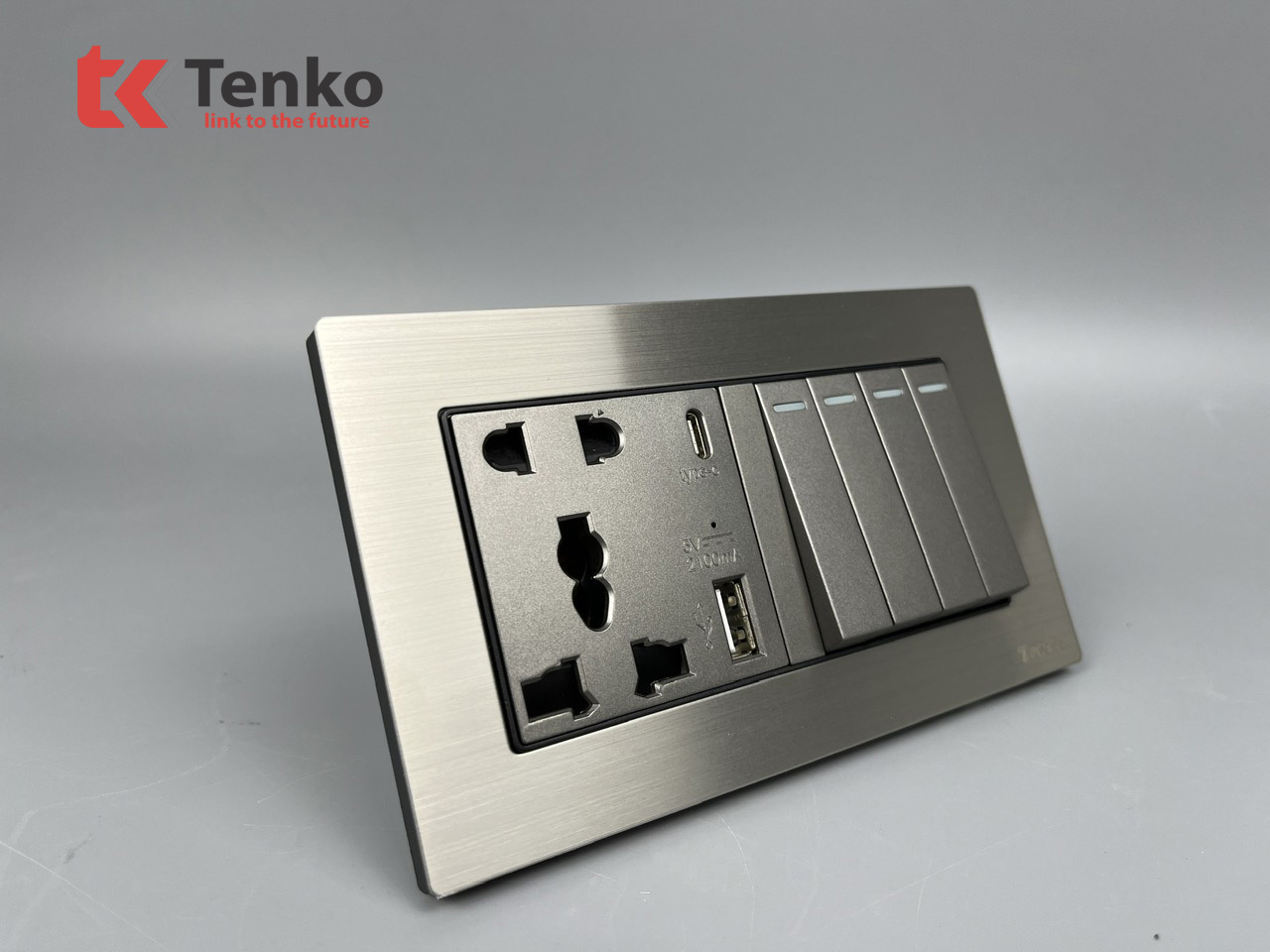 Công Tắc 4 Nút – Ổ Cắm Đa Năng 2 Modules Mặt Kim Loại Tenko TK-KL2-45