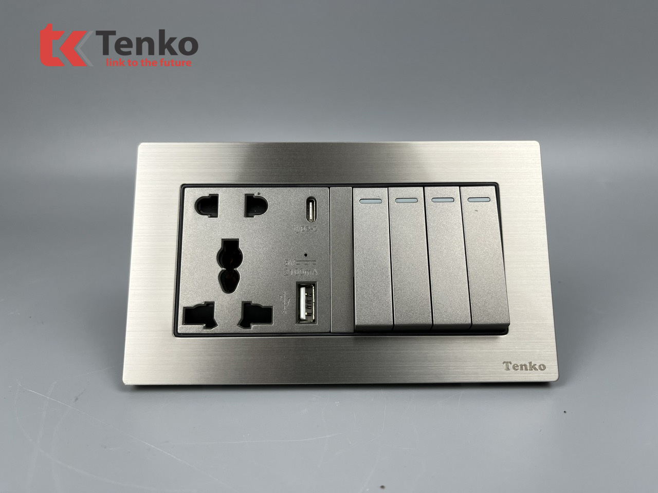 Công Tắc 4 Nút – Ổ Cắm Đa Năng 2 Modules Mặt Kim Loại Tenko TK-KL2-45