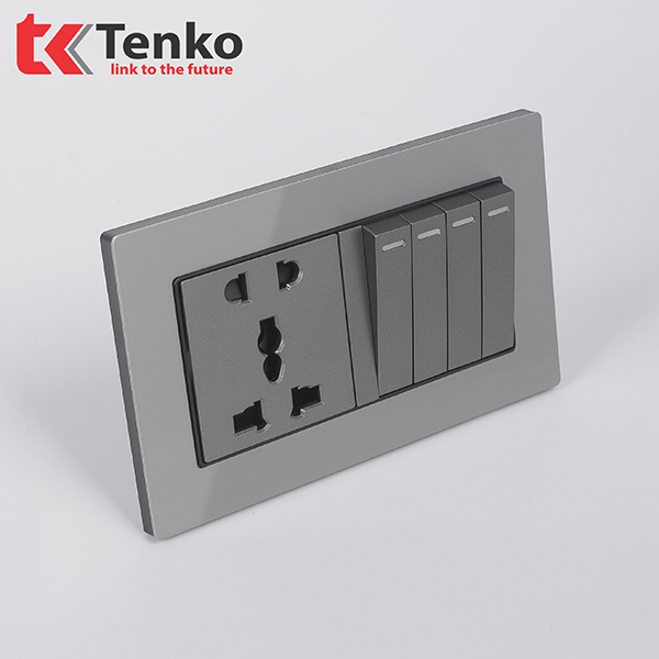 Ổ Cắm Đa Năng + Công Tắc 4 Nút Mặt Kim Loại Chính Hãng Tenko TK-KL2-09