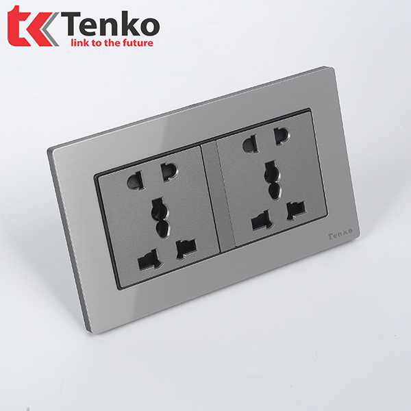 Ổ Cắm Đa Năng Mặt Kim Loại Chính Hãng Tenko TK-KL2-18