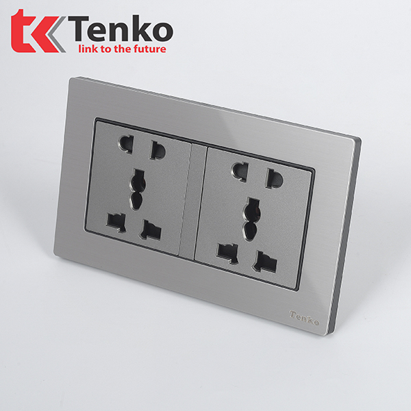 Ổ Cắm Đa Năng Mặt Kim Loại Chính Hãng Tenko TK-KL2-18