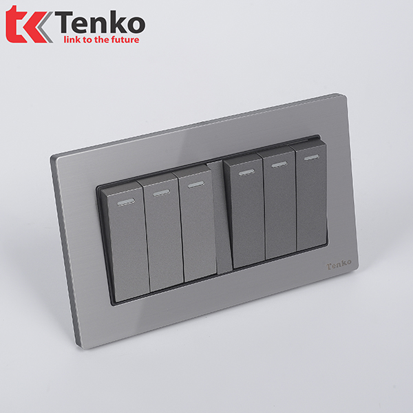 Công Tắc 3 Nút Mặt Kim Loại Tenko TK-KL2-03