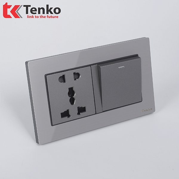 Ổ Cắm Đa Năng + Công Tắc 1 Nút Mặt Hợp Kim Chính Hãng Tenko TK-KL2-06