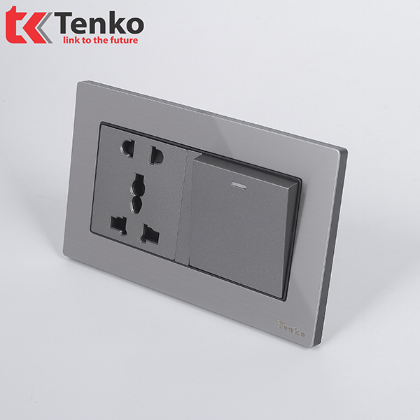 Ổ Cắm Đa Năng + Công Tắc 1 Nút Mặt Hợp Kim Chính Hãng Tenko TK-KL2-06