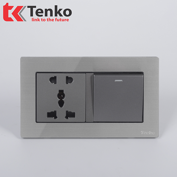 Ổ Cắm Đa Năng + Công Tắc 1 Nút Mặt Hợp Kim Chính Hãng Tenko TK-KL2-06
