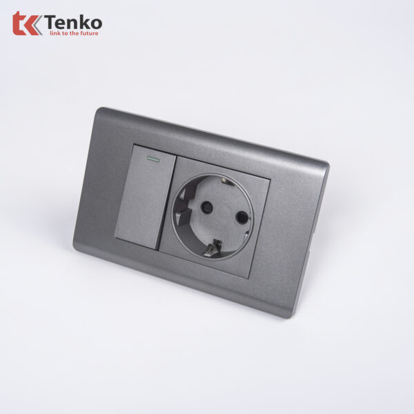 Ổ Cắm Chuẩn Đức Schuko Kết Hợp Công Tắc – Mặt Nhựa PC Xám Tenko TK-C25-063