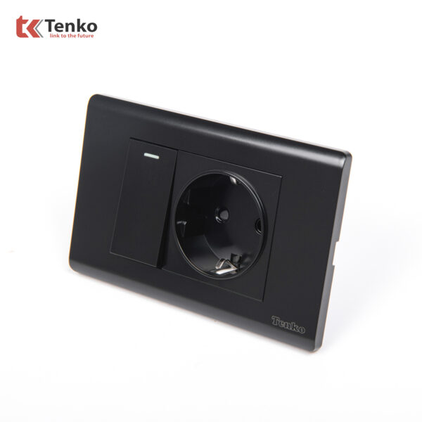 Ổ Cắm Chuẩn Đức Schuko Kết Hợp Công Tắc – Mặt Nhựa PC Đen Tenko TK-C25-063